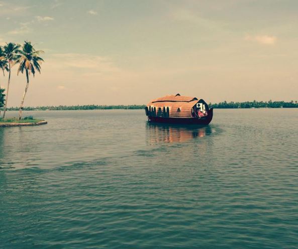 Angel Queen Houseboats