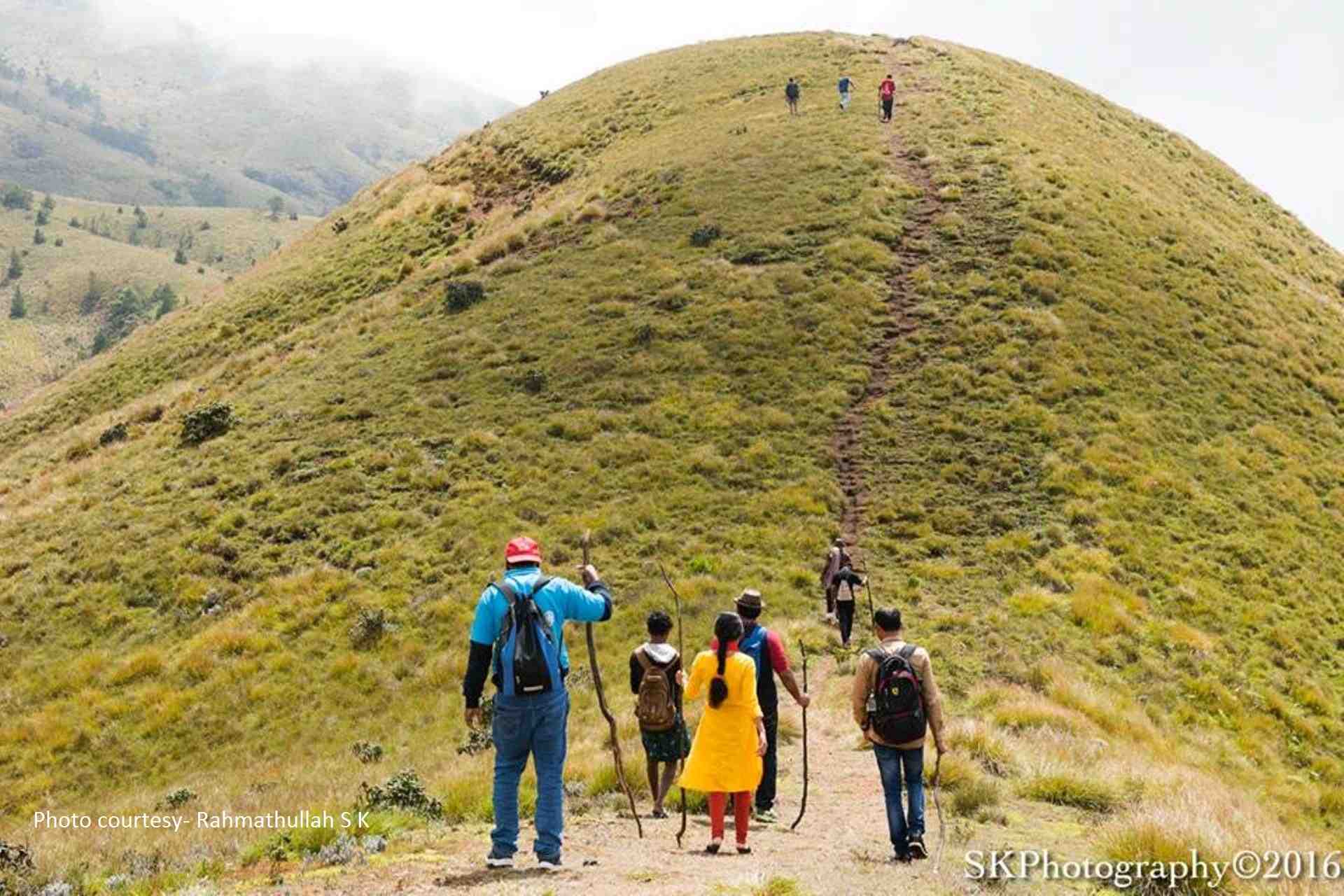 Tourists walking to Meesapulimala